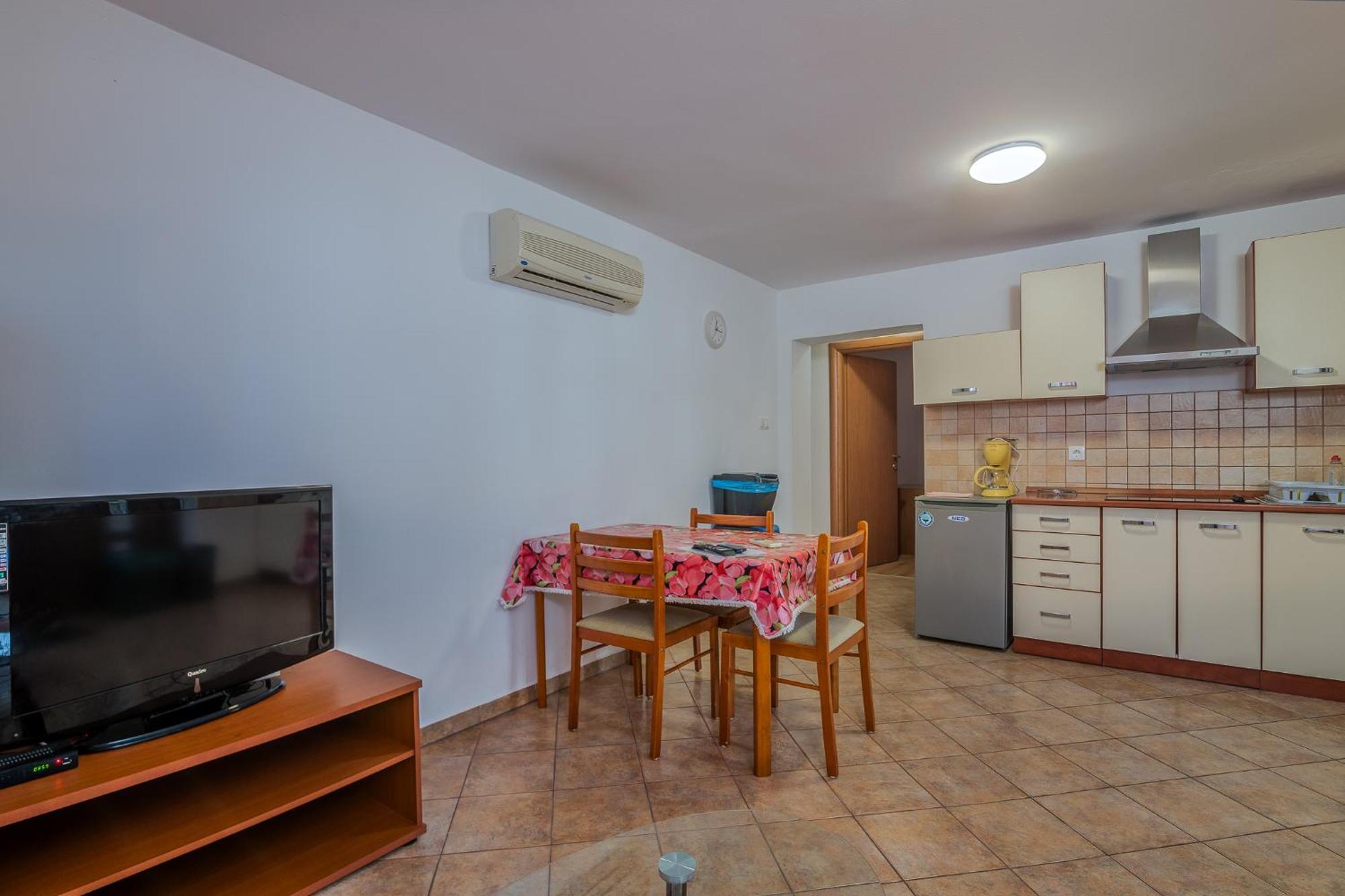 Apartment Katja Njivice